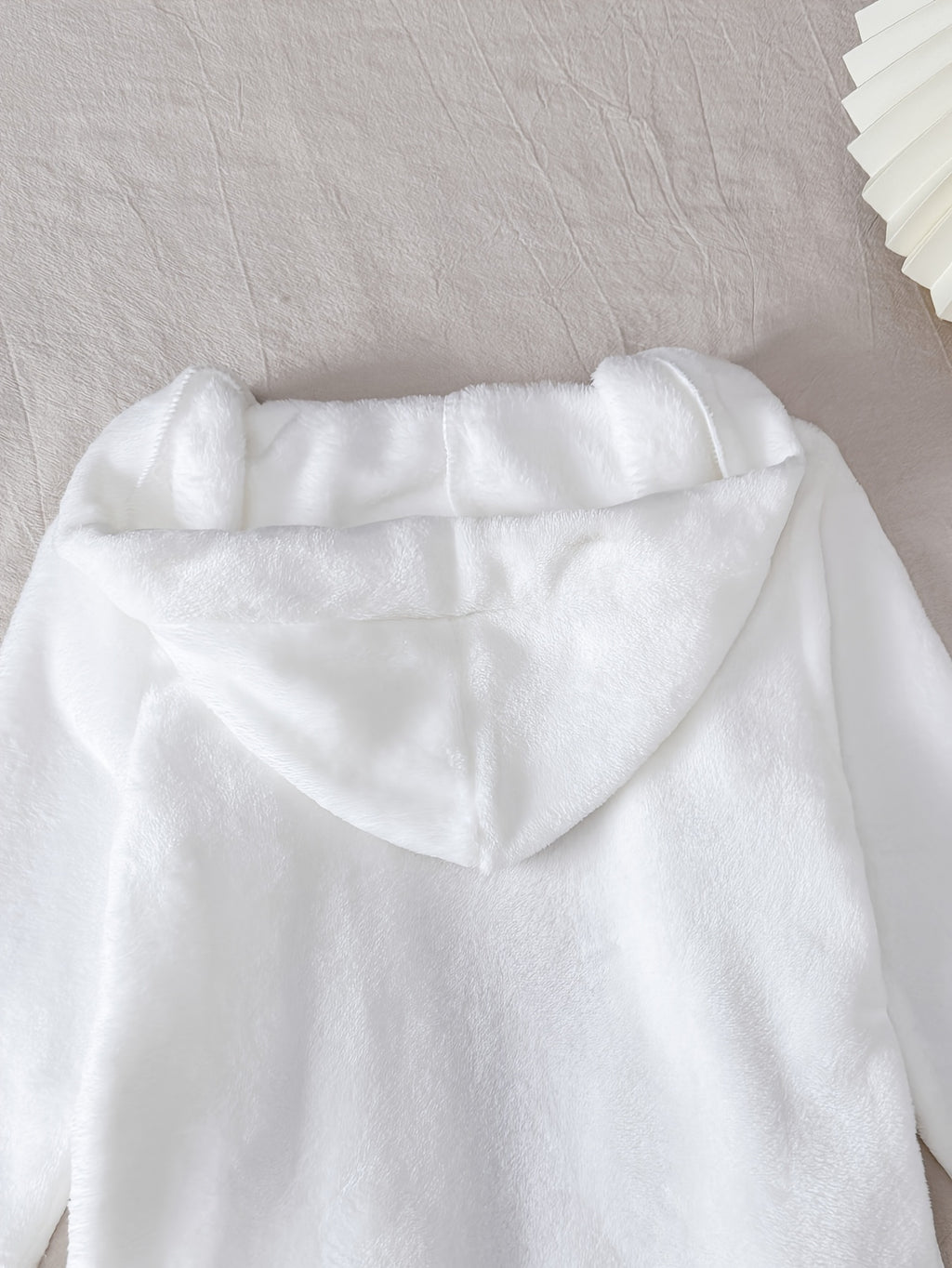 Kids' white hooded flannel bathrobe
