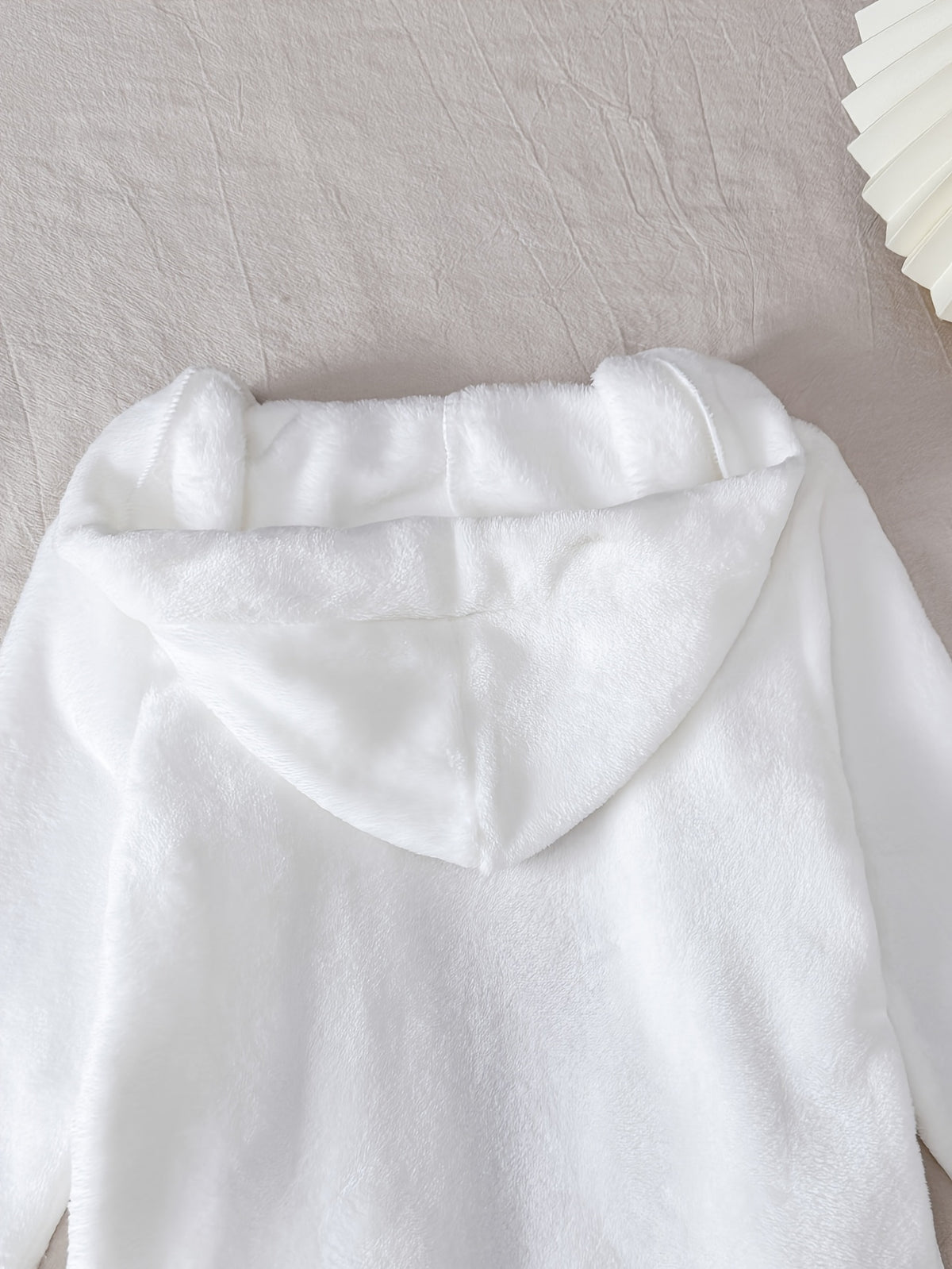 Kids' white hooded flannel bathrobe