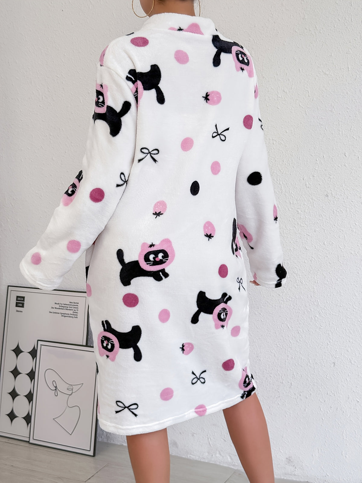 Women's pink patterned flannel zip-up dressing gown