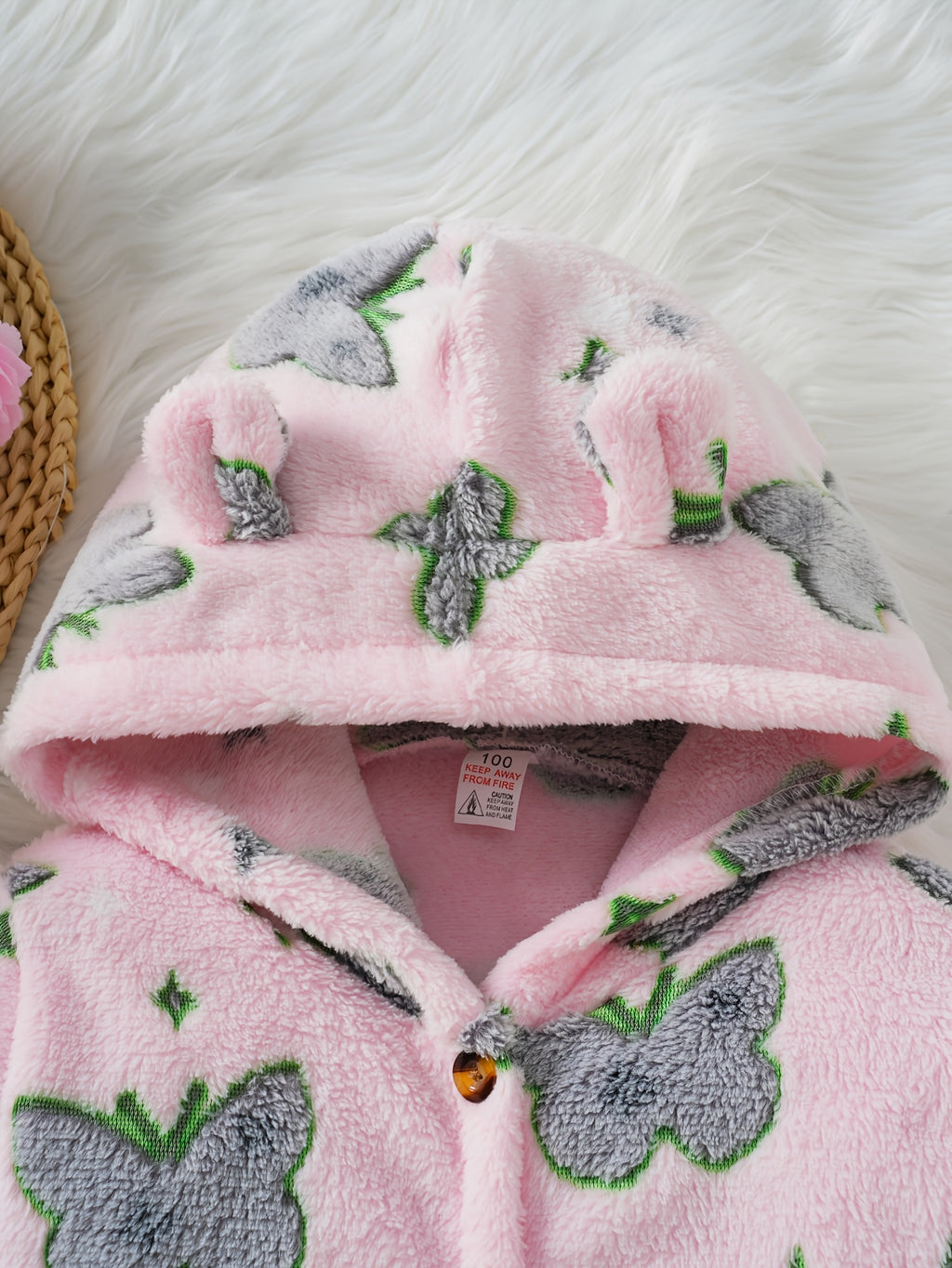 Girls' pink flannel bathrobe