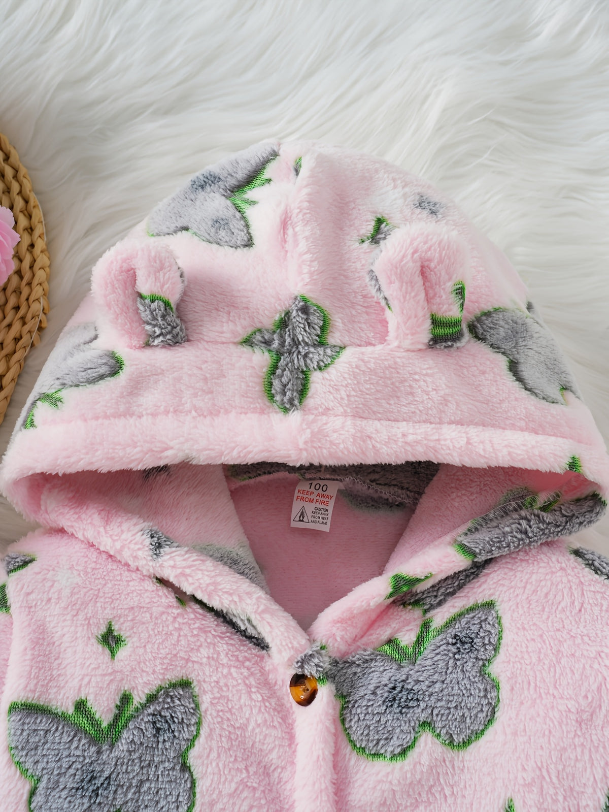Girls' pink flannel bathrobe