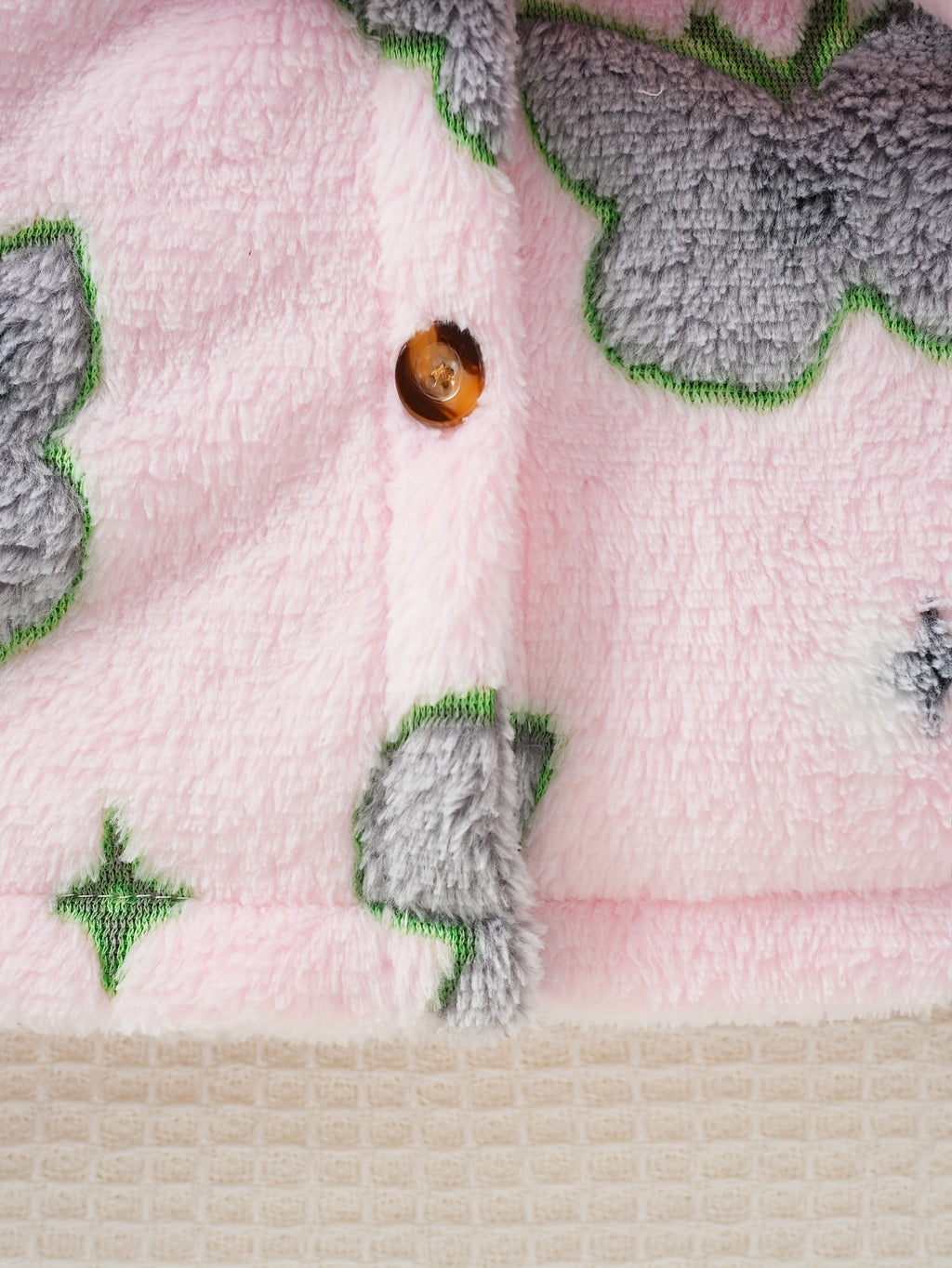 Girls' pink flannel bathrobe