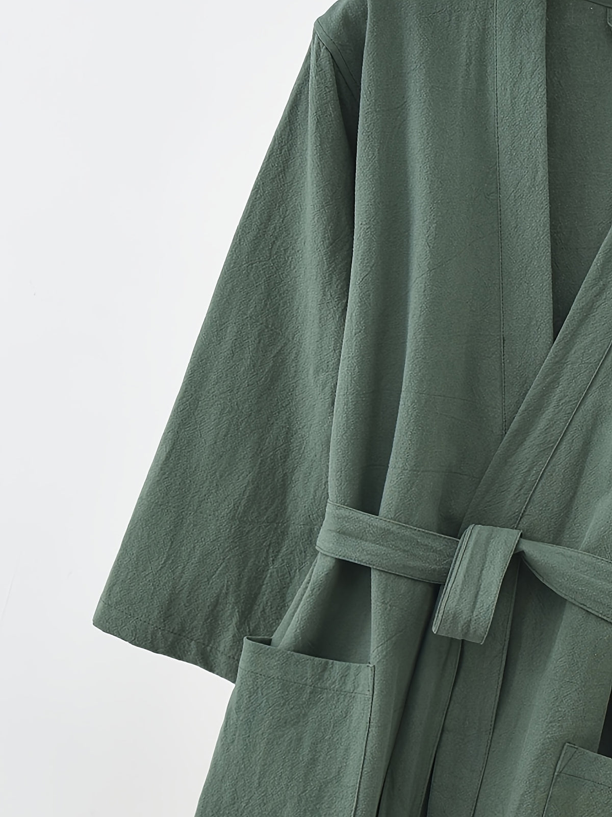 Women's linen bathrobe