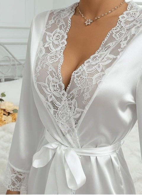 Women's satin dressing gown with lace trim