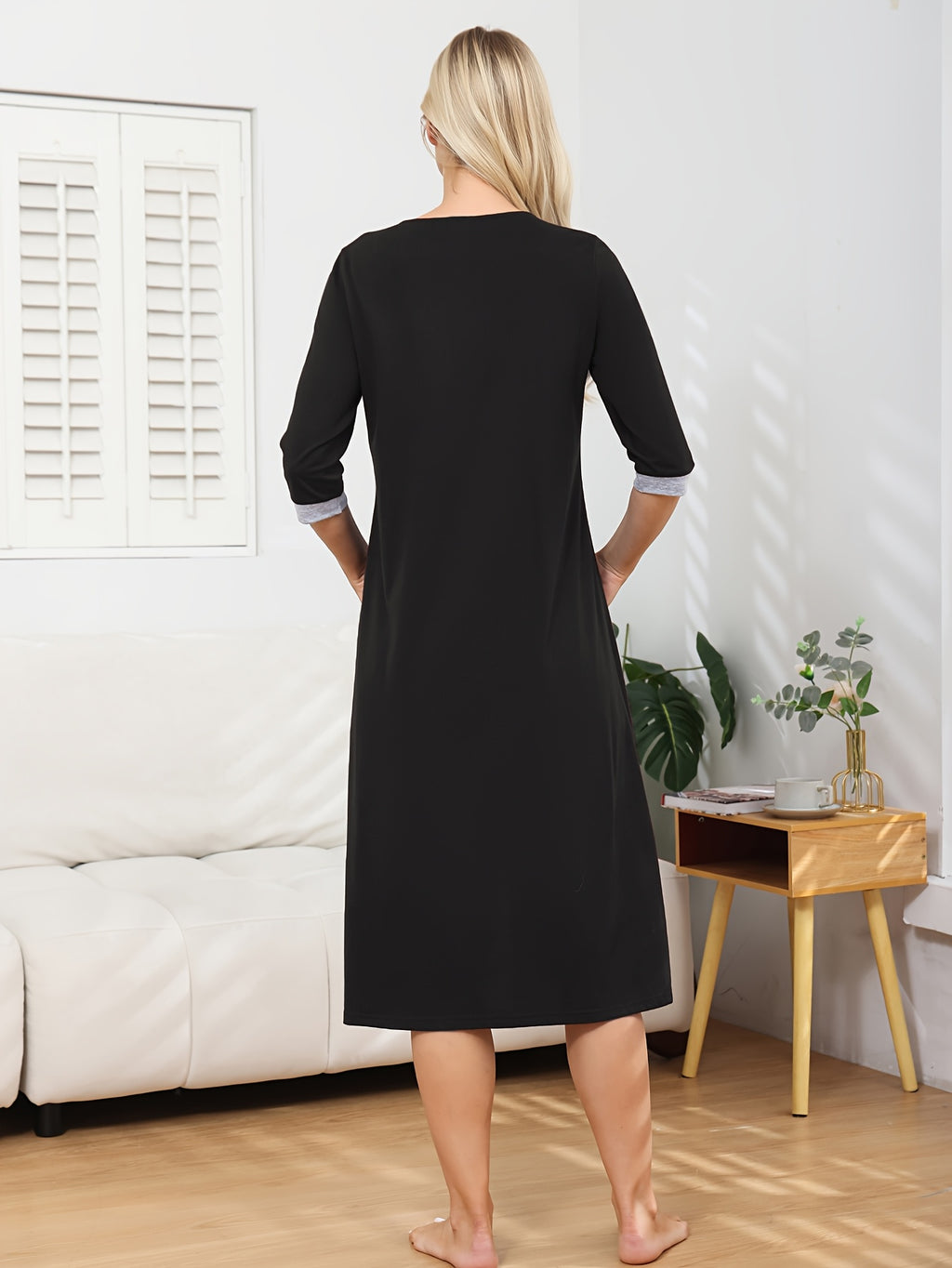 Women's zip front housecoat