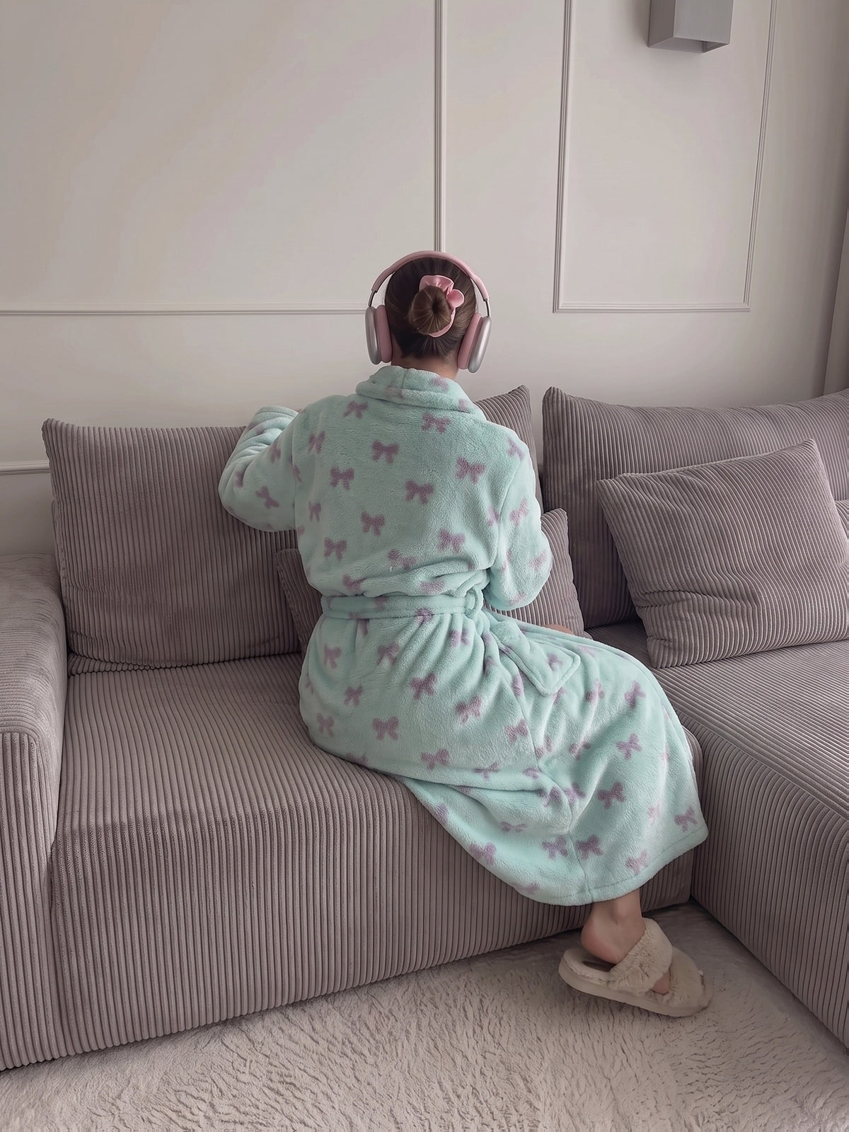 Unisex fluffy fleece dressing gown
