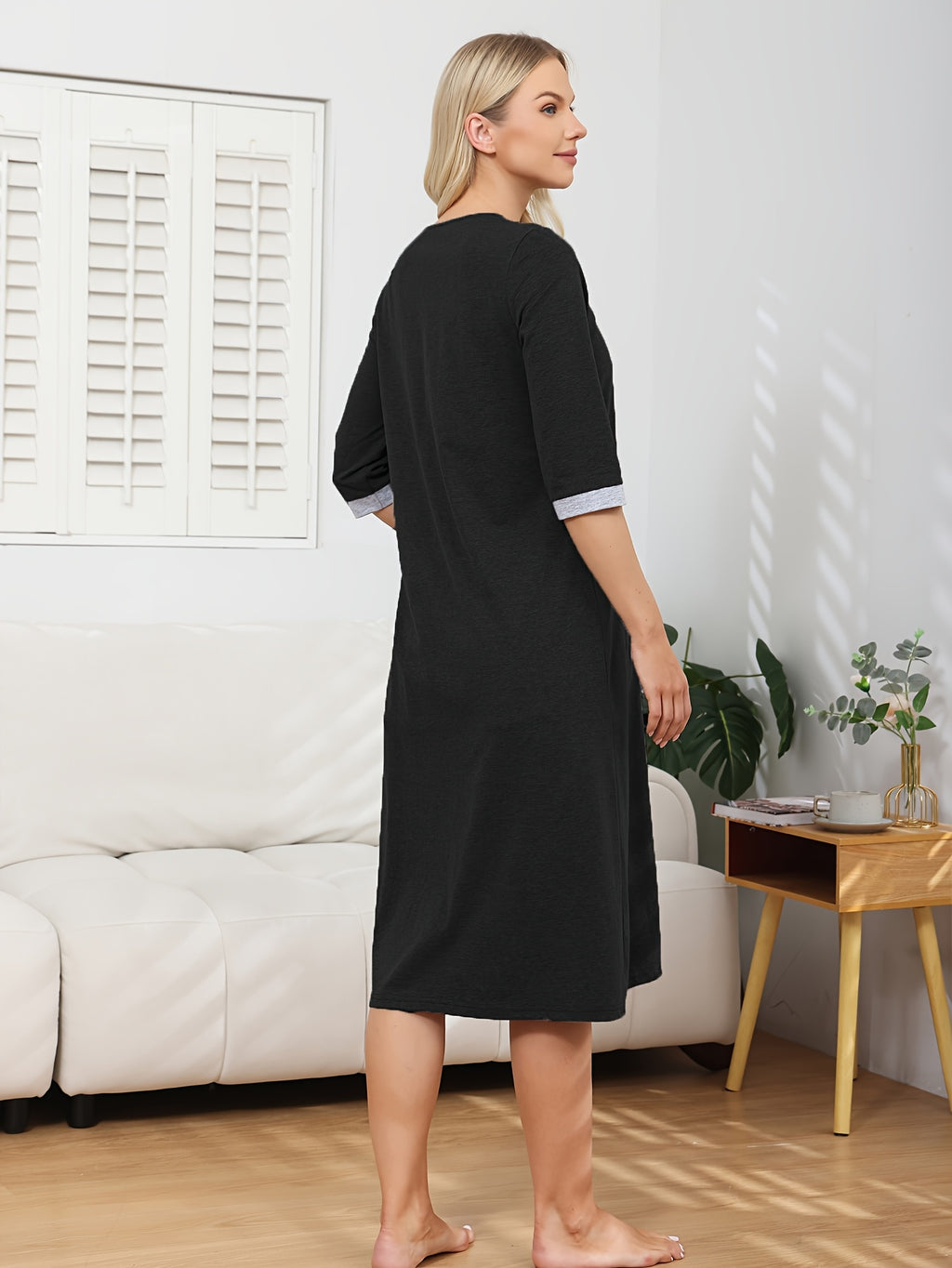 Women's zip front housecoat