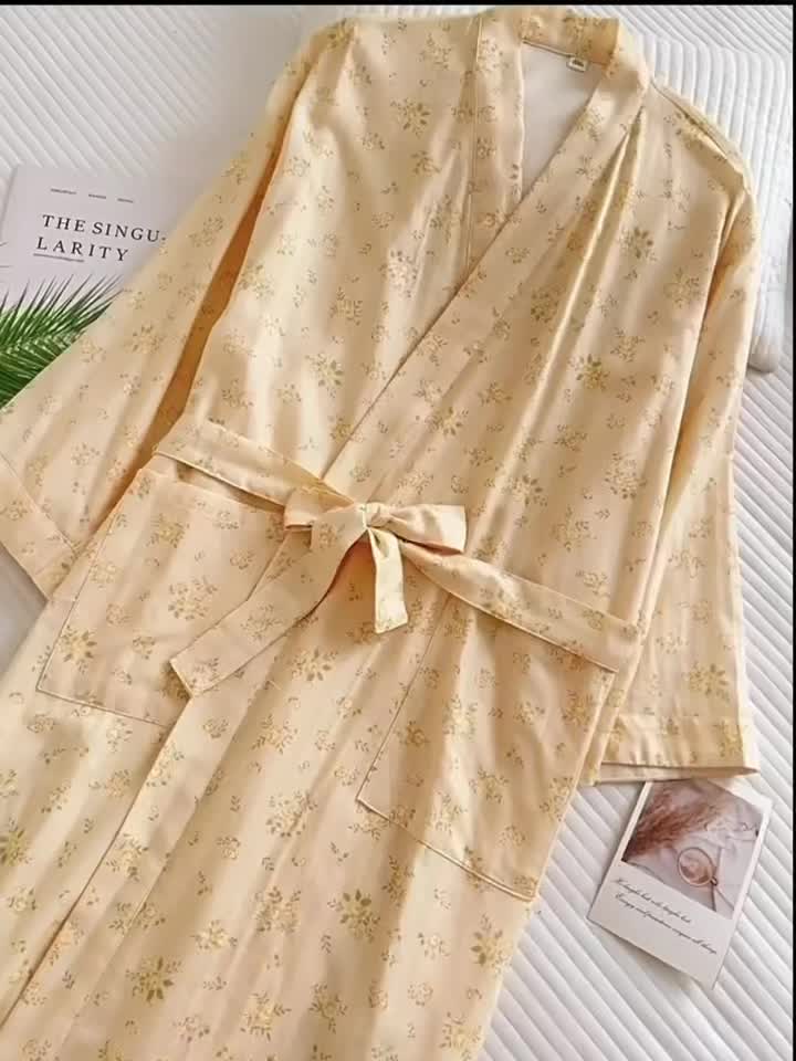 Women's cream jacquard kimono dressing gown
