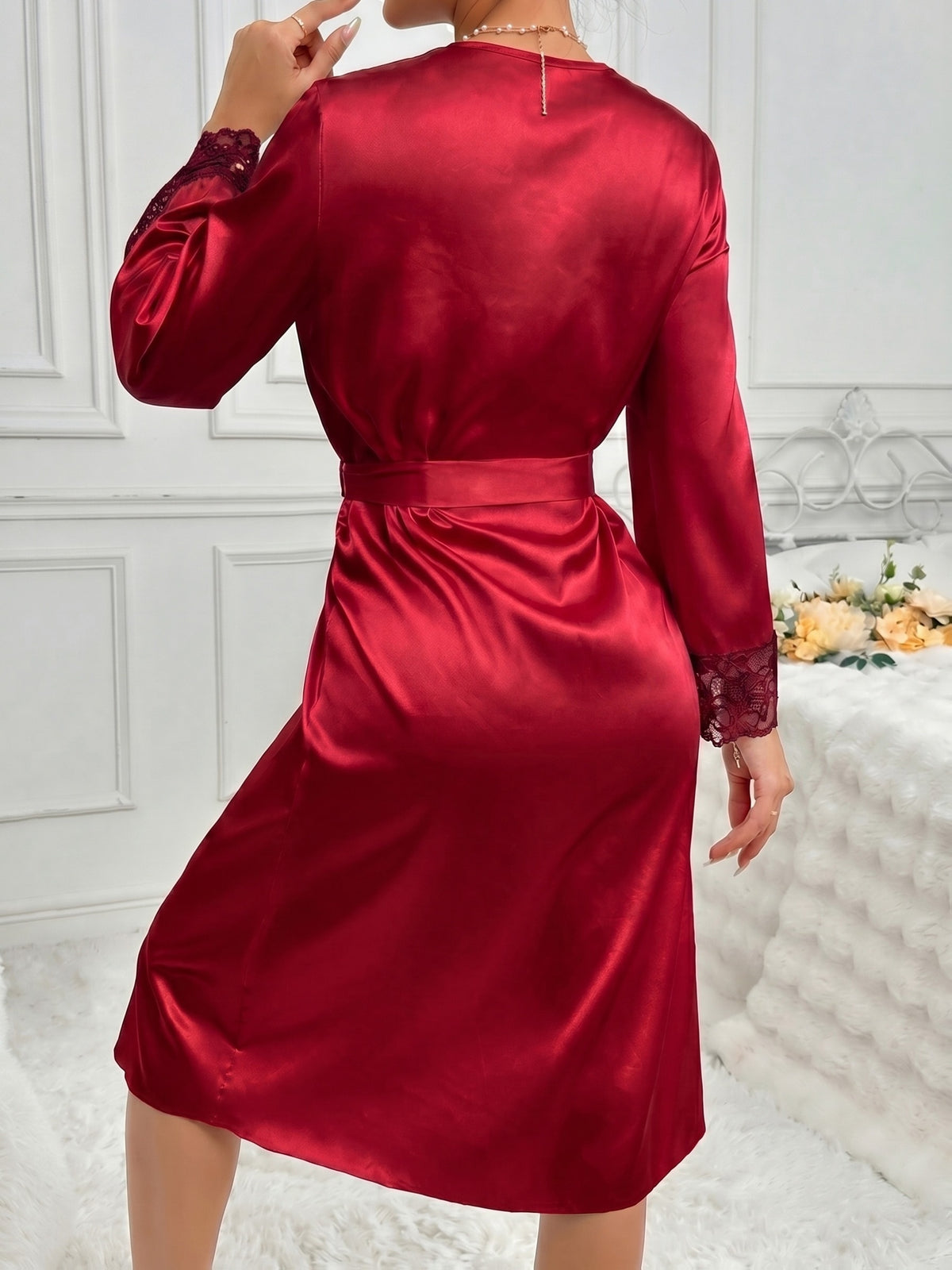 Women's satin dressing gown with lace trim