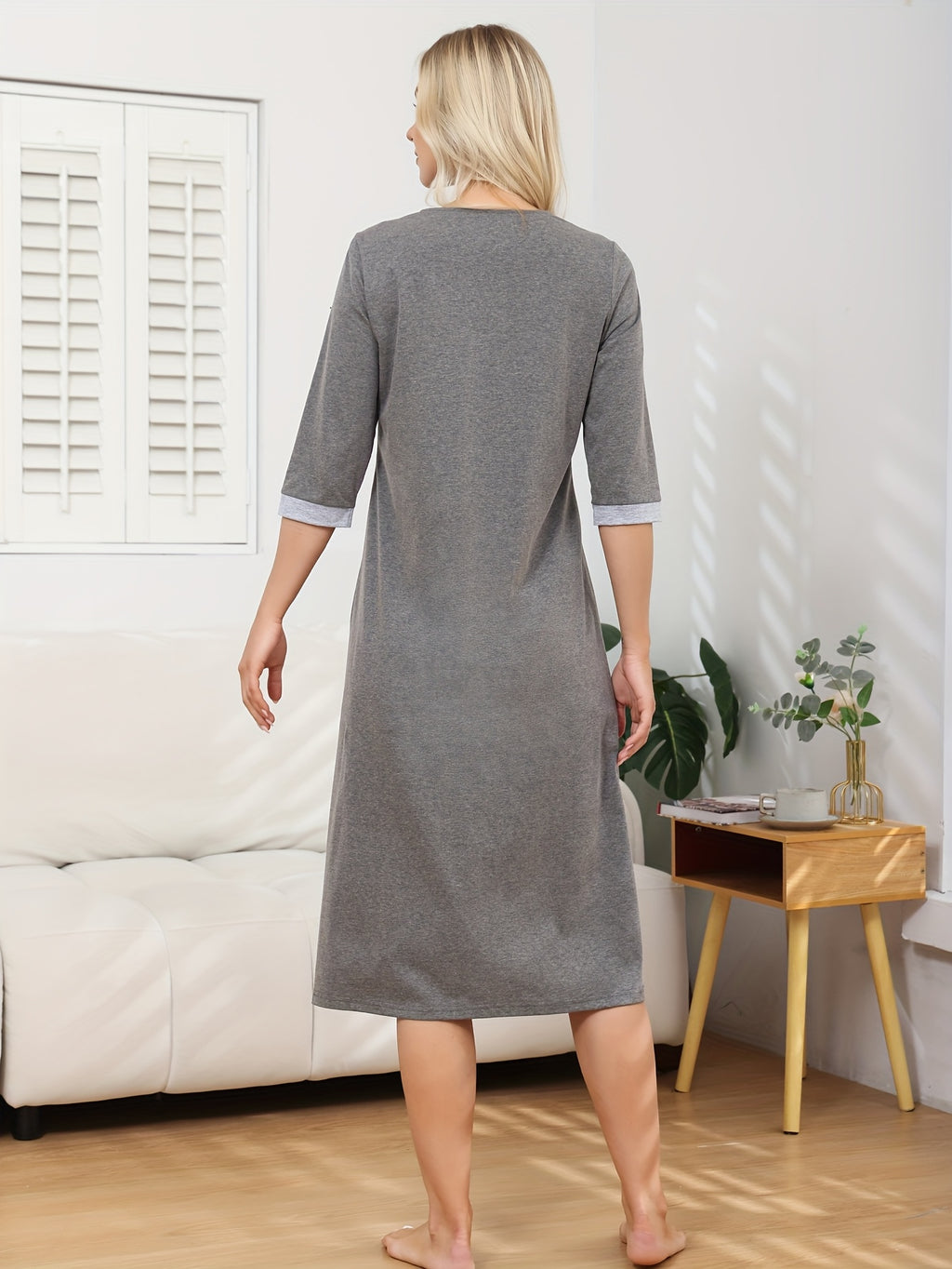 Women's zip front housecoat