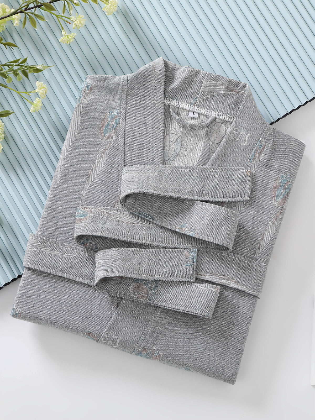 Women's jacquard bathrobe