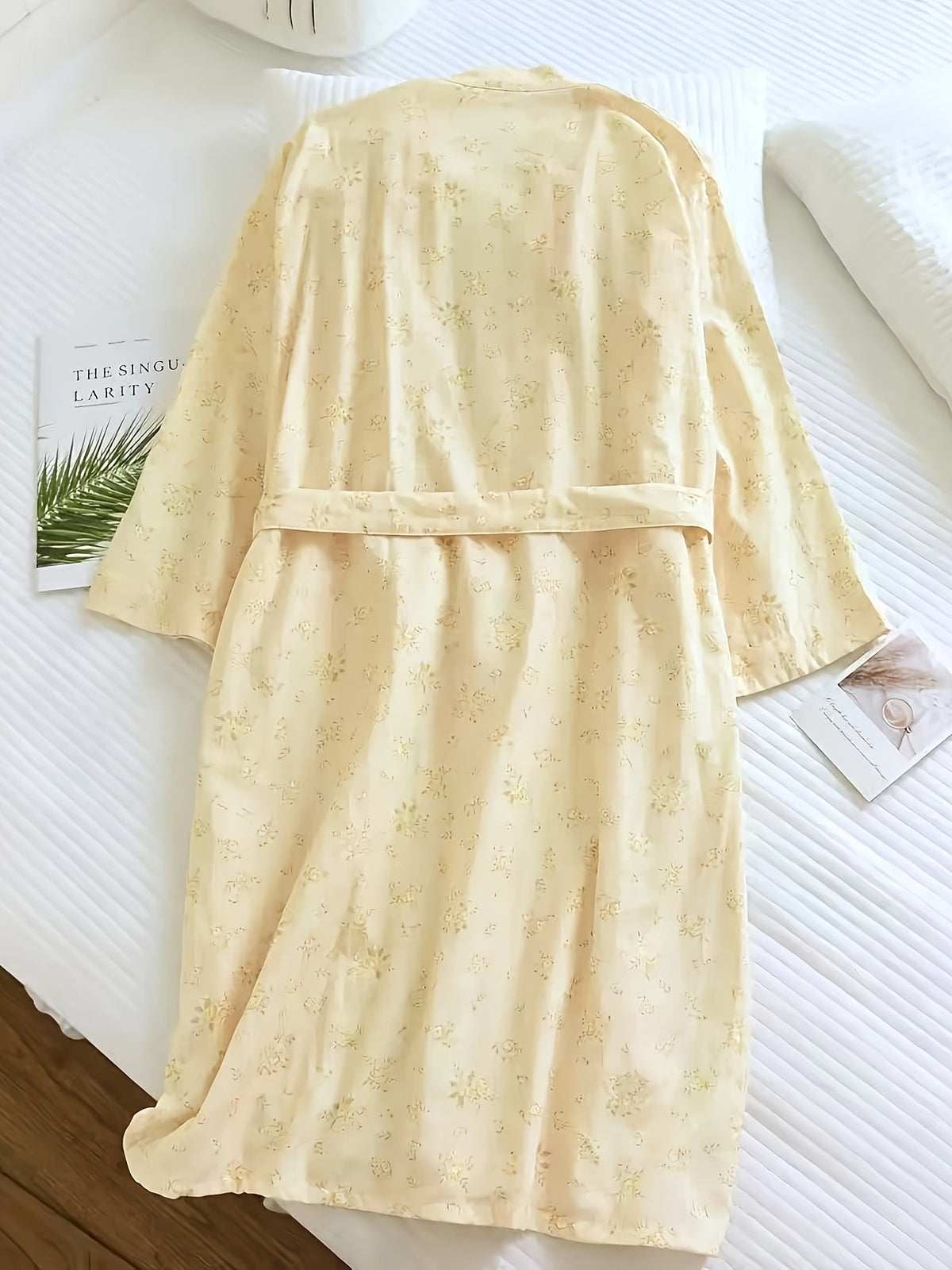 Women's cream jacquard kimono dressing gown