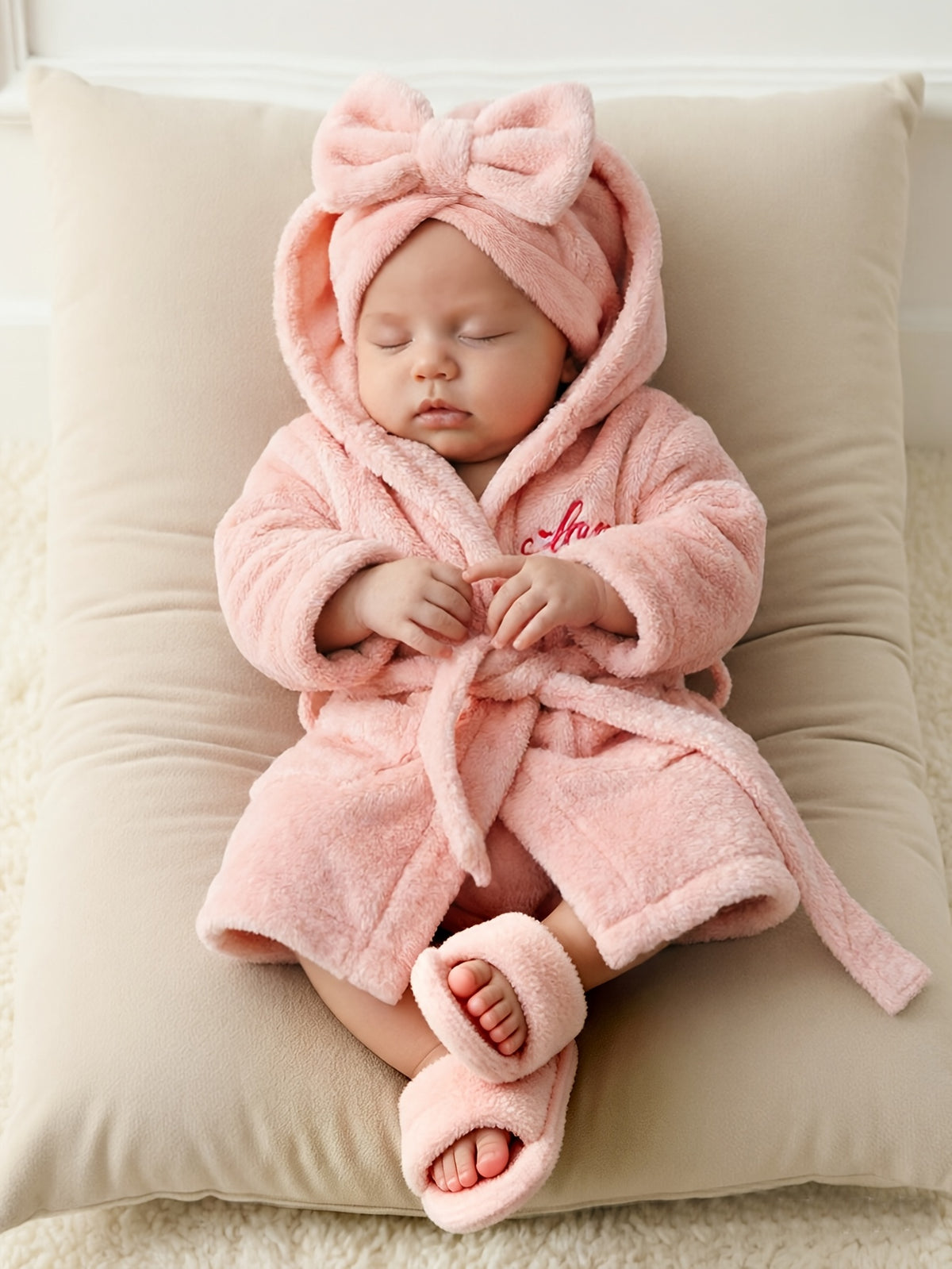 Newborn pink long hooded bathrobe