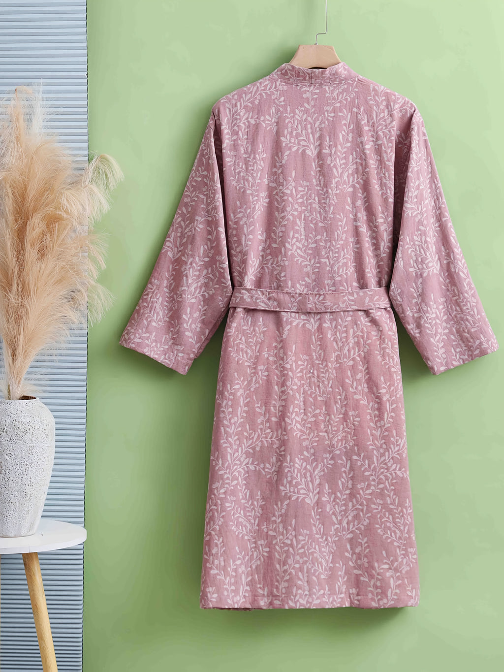 Women's bathrobe