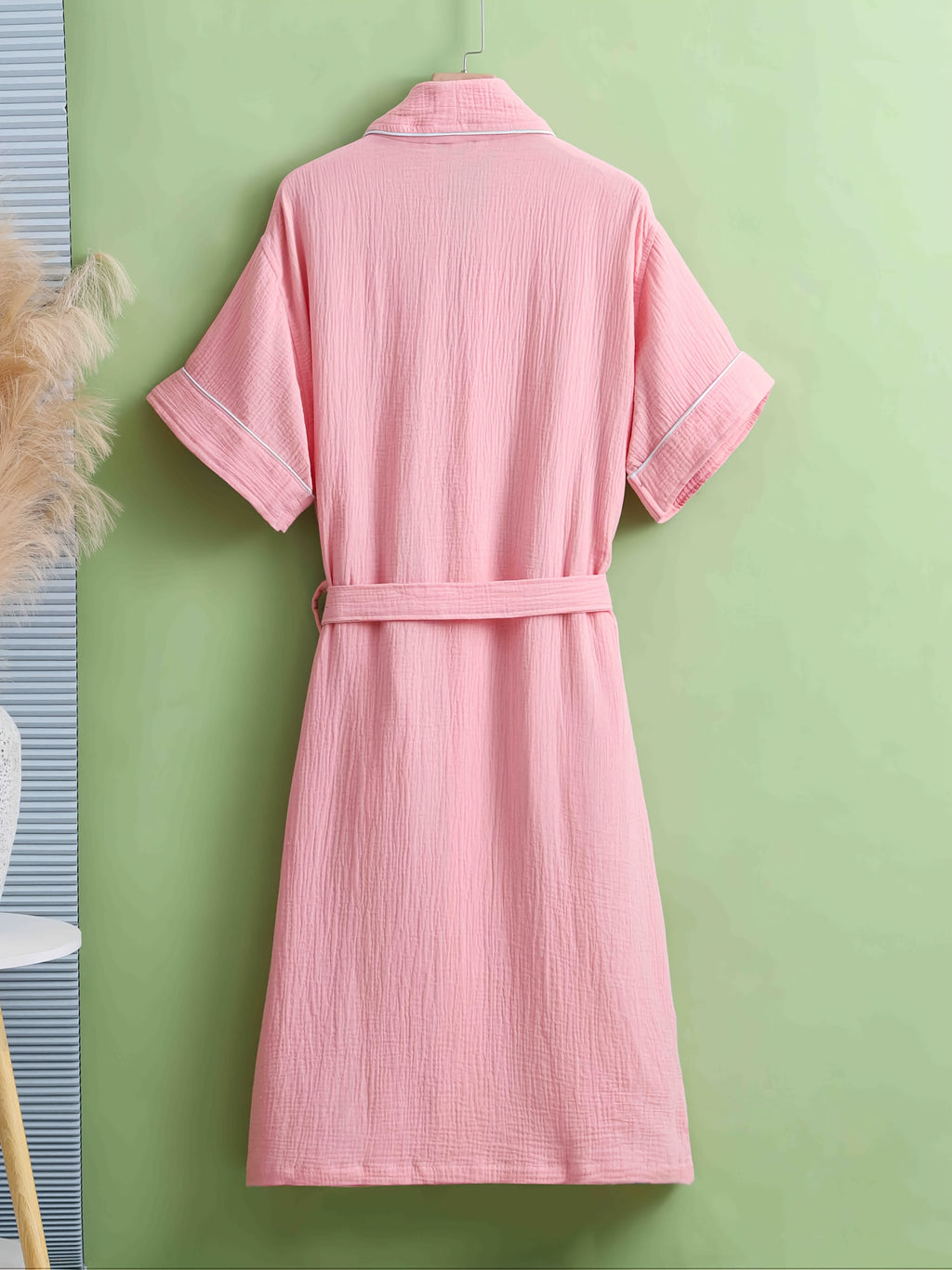 Women's short bathrobe