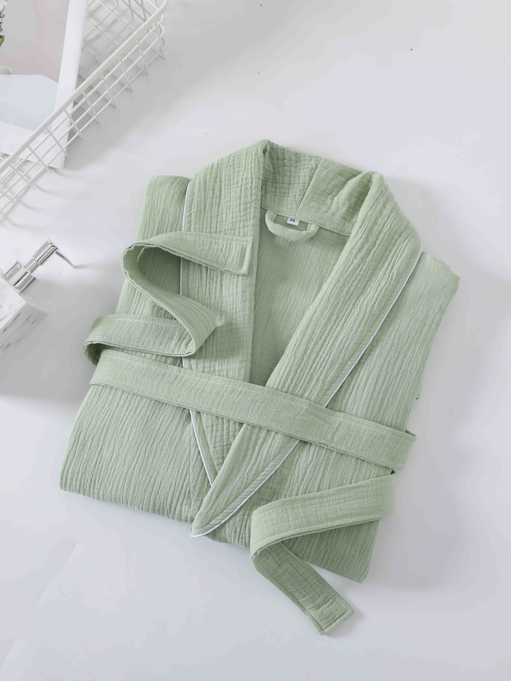 Women's short bathrobe