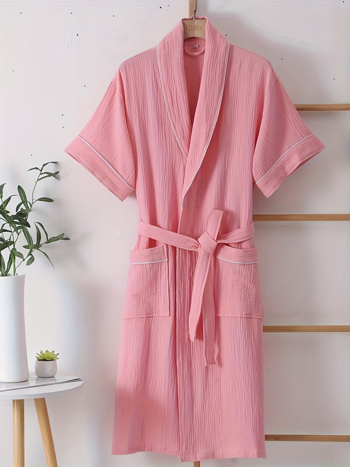 Women's short bathrobe