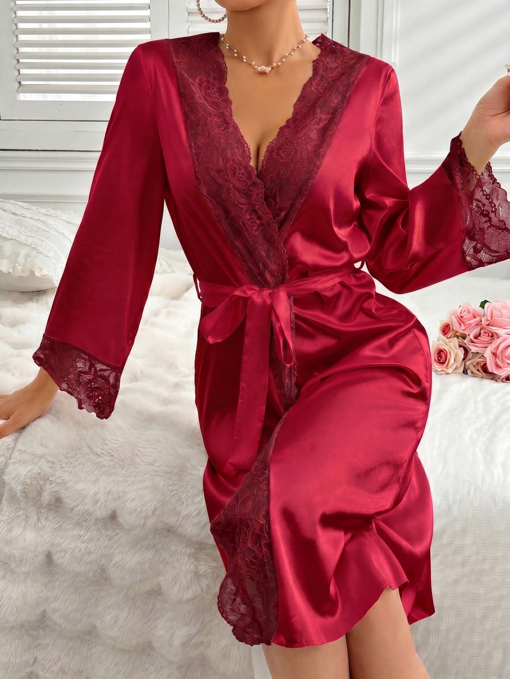 Women's satin dressing gown with lace trim