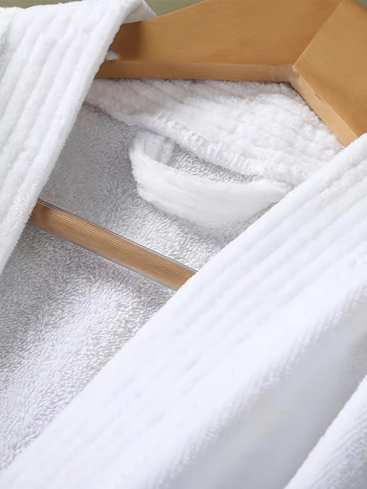 Unisex velour bathrobe