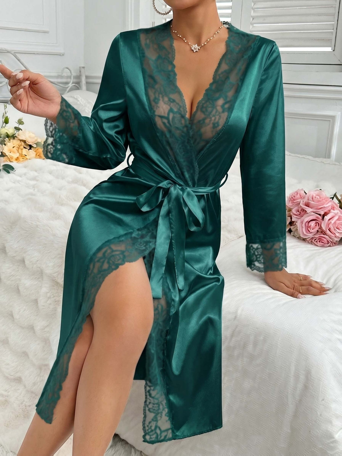 Women's satin dressing gown with lace trim
