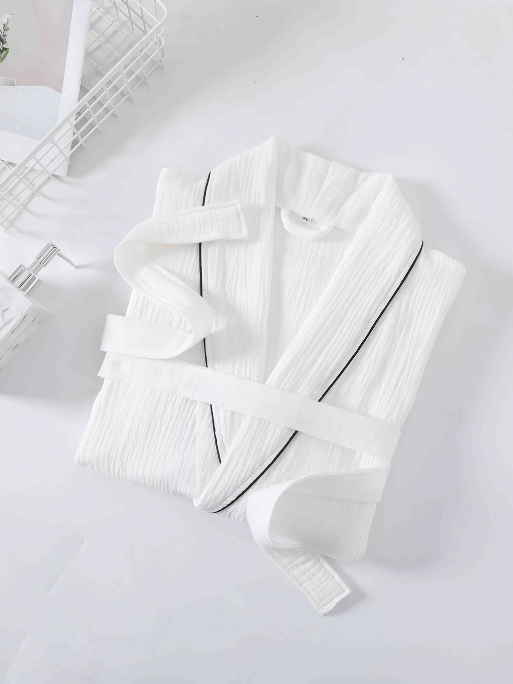Women's short bathrobe