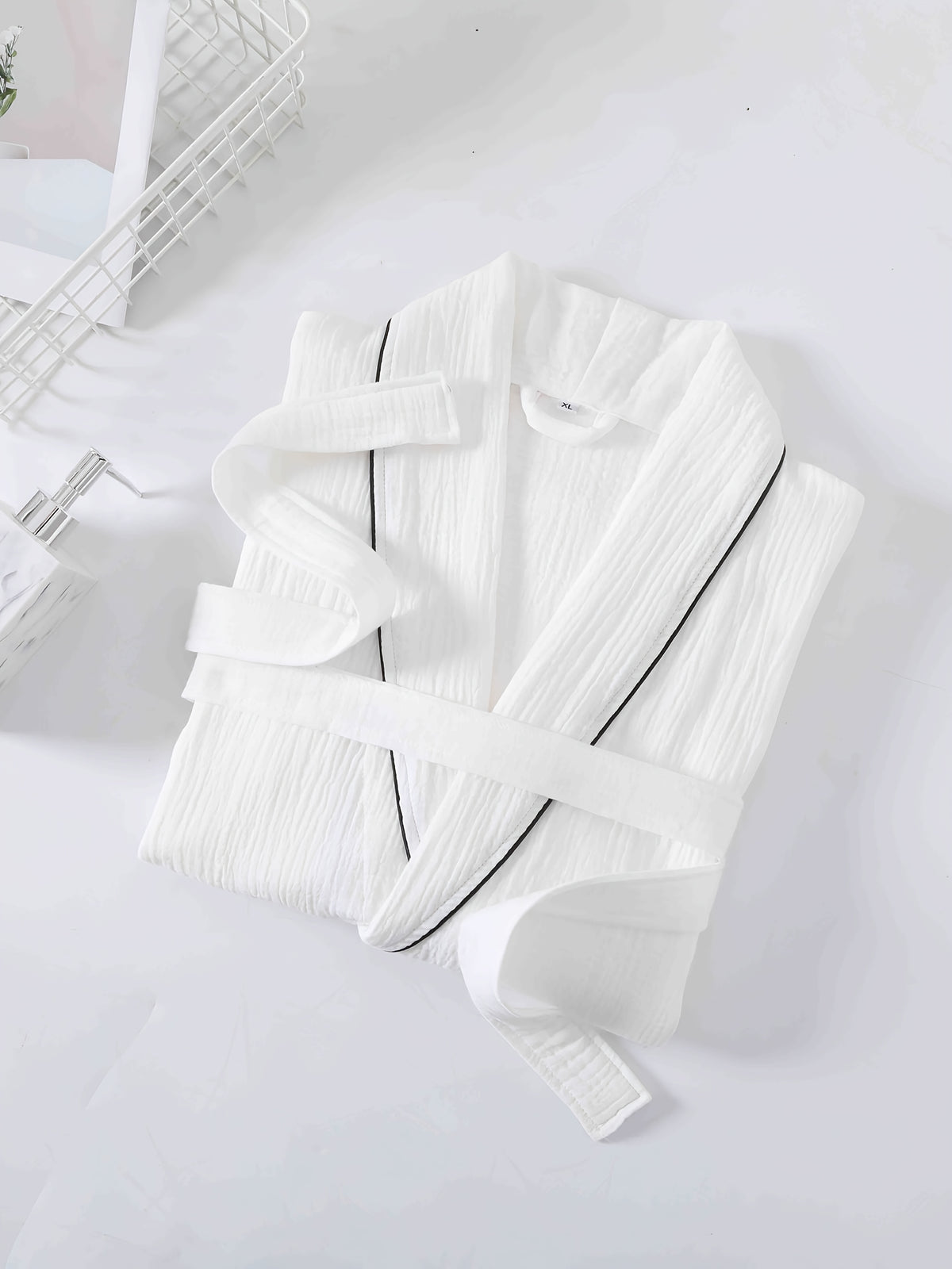 Women's short bathrobe