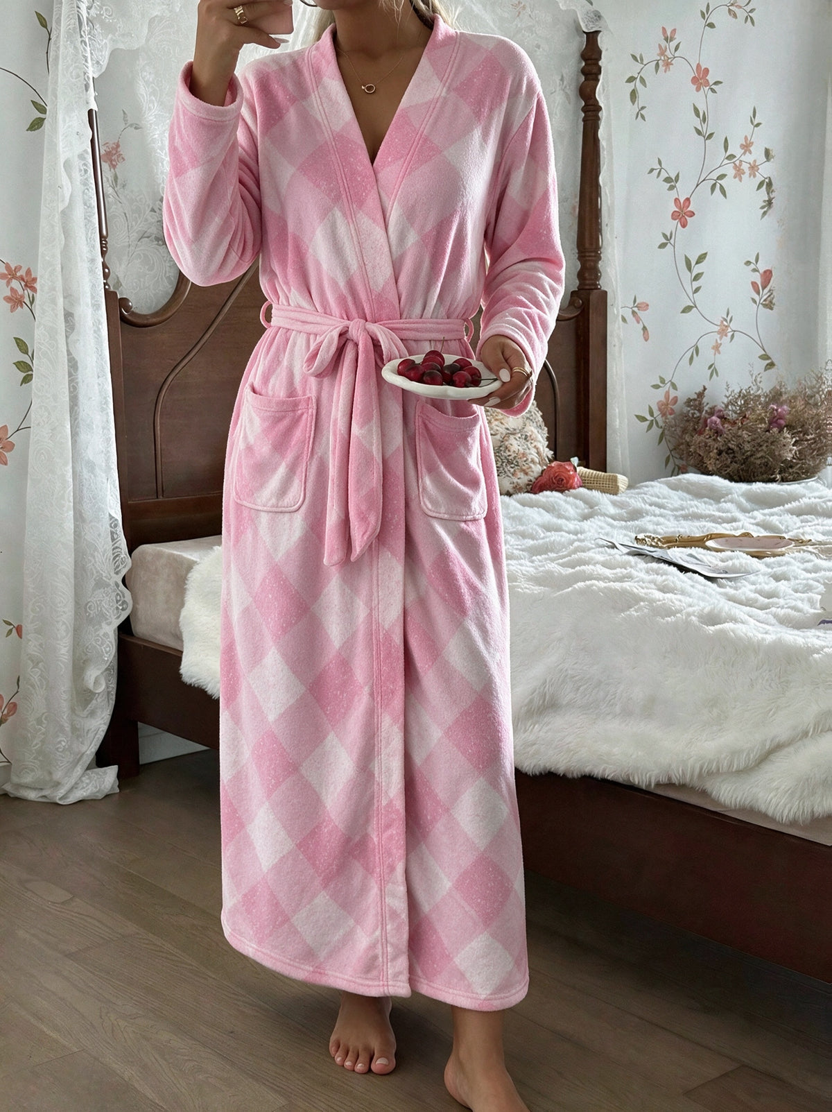 Women's pink checked fleece dressing gown