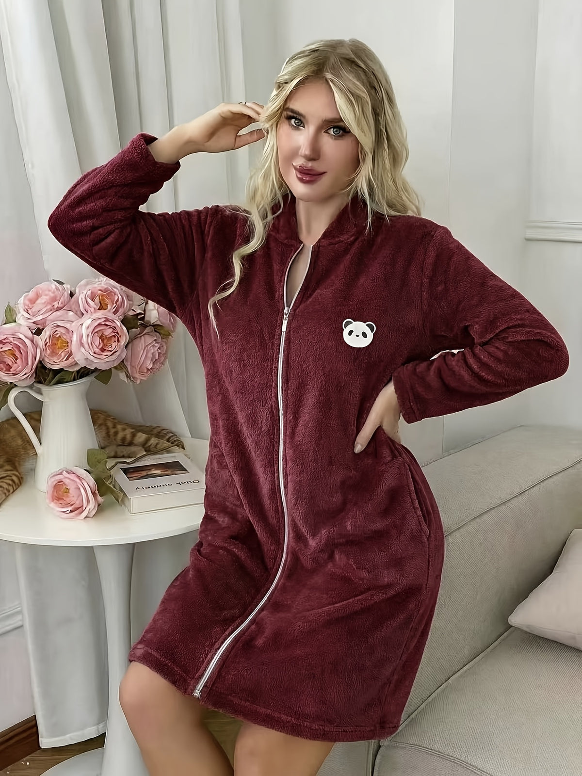 Women's velvet zip-up dressing gown Image