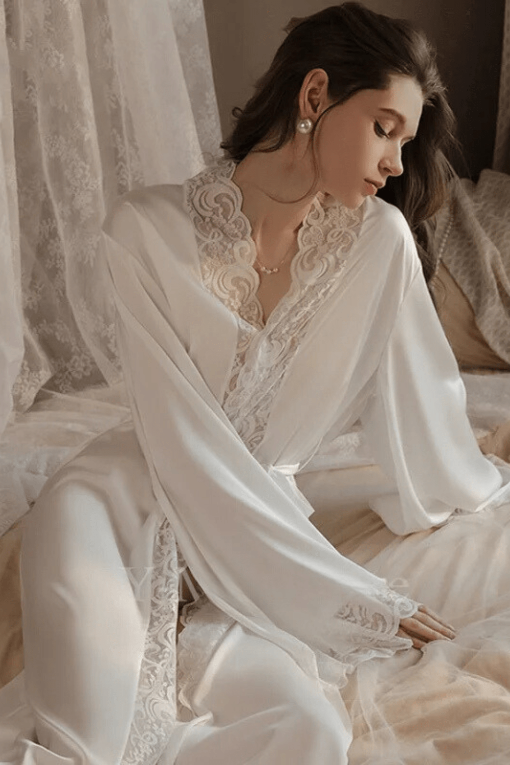 Women's long satin dressing gown — White